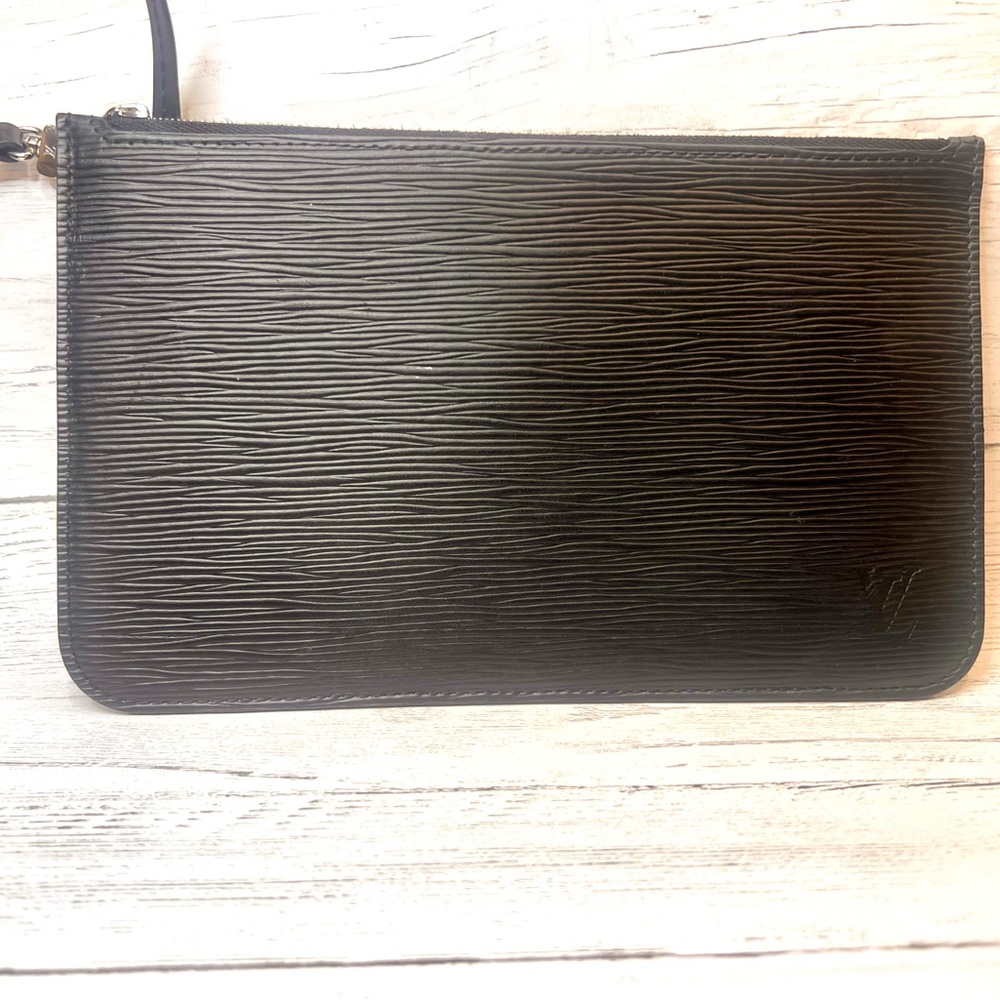 Louis Vuitton Neverfull Epi Pochette Black